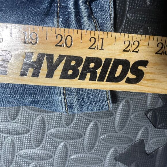 Kut Light Wash Denim Jacket – Women’s Small – Classic Casual Layer - Picture 6 of 7